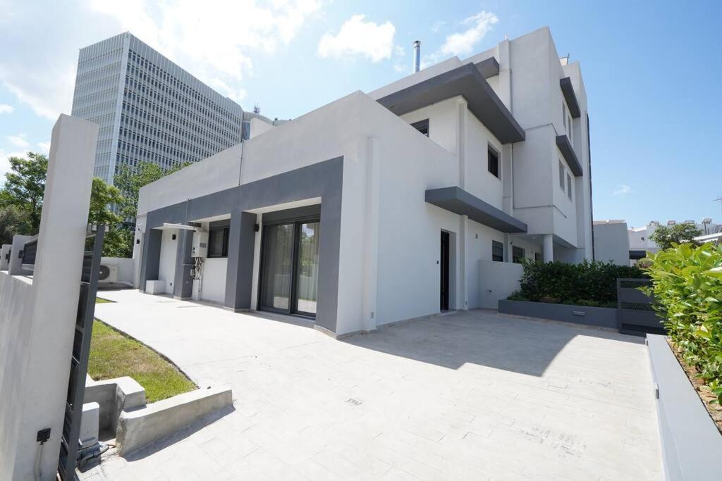 Brand New 3Br With 2 Bathrooms Marousi Apartment เอเธนส์ ภายนอก รูปภาพ
