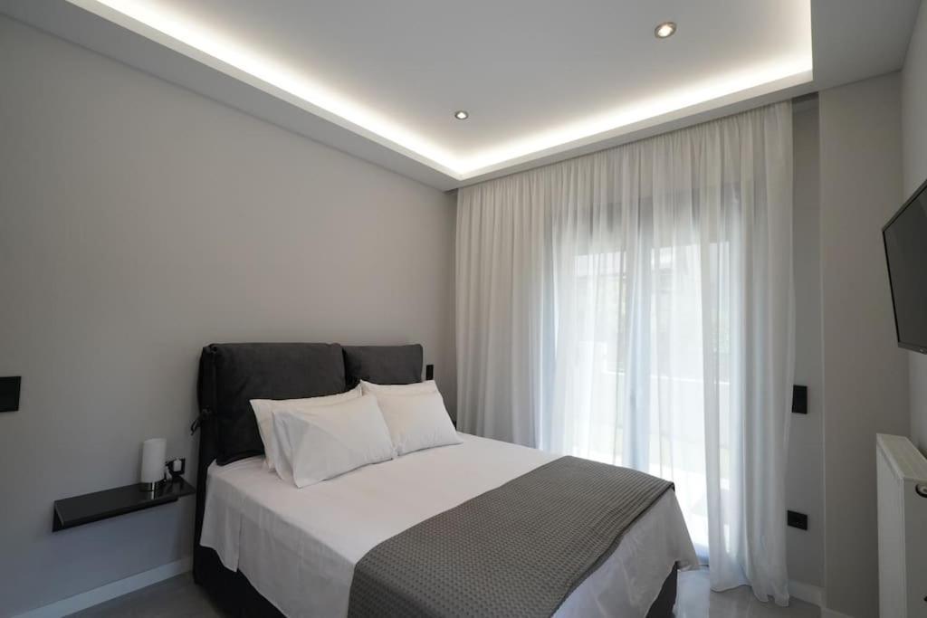 Brand New 3Br With 2 Bathrooms Marousi Apartment เอเธนส์ ภายนอก รูปภาพ