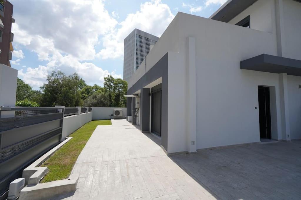 Brand New 3Br With 2 Bathrooms Marousi Apartment เอเธนส์ ภายนอก รูปภาพ